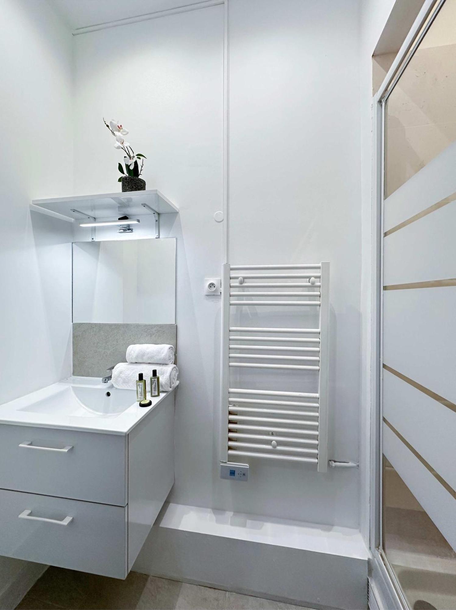 Renovated Champs-Elysees Retreat Appartement Parijs Buitenkant foto