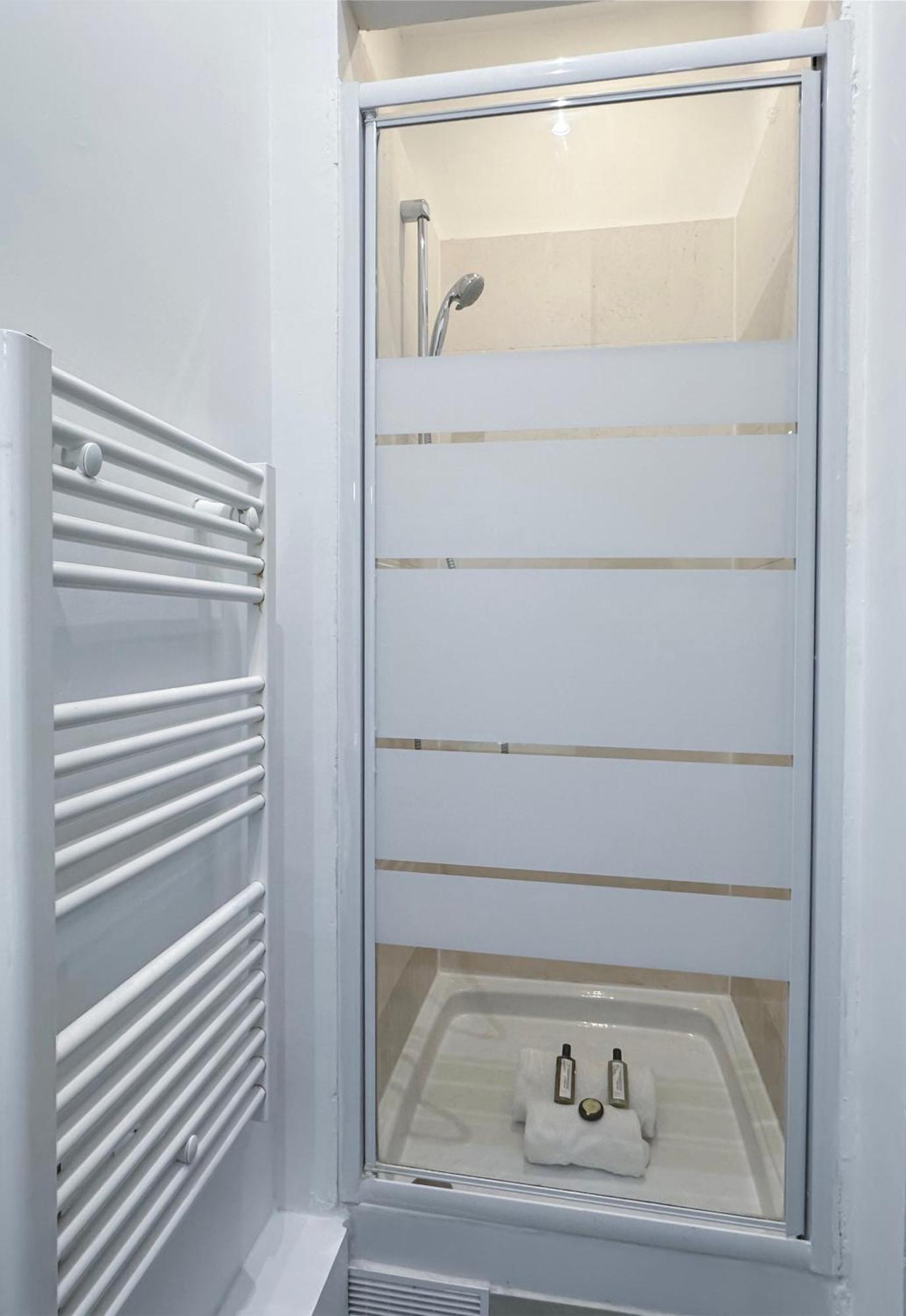 Renovated Champs-Elysees Retreat Appartement Parijs Buitenkant foto